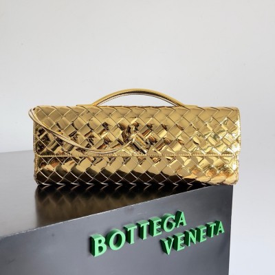 Bottega Veneta Andiamo Clutch with Handle in Gold Metallic Leather TDBS2022