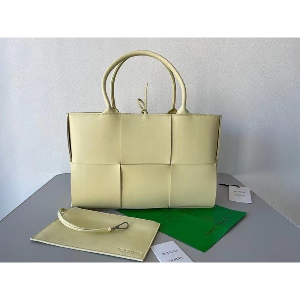 Bottega Veneta Arco Medium Tote In Cream Intrecciato Lambskin TDBS2376