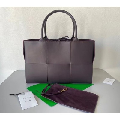 Bottega Veneta Arco Medium Tote In Fondant Intrecciato Lambskin TDBS2377