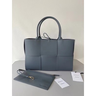 Bottega Veneta Arco Medium Tote In Thunder Intrecciato Lambskin TDBS2380