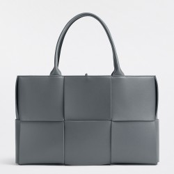 Bottega Veneta Arco Medium Tote In Thunder Intrecciato Lambskin TDBS2380