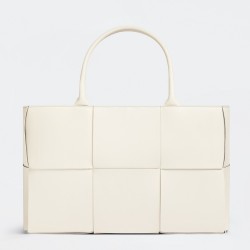 Bottega Veneta Arco Medium Tote In White Intrecciato Lambskin TDBS2381