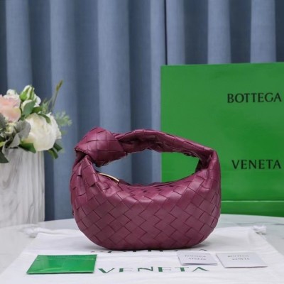 Bottega Veneta BV Jodie Mini Bag In Cinnabar Intrecciato Lambskin TDBS2210