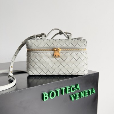 Bottega Veneta Bang Bang Vanity Case in Ivory Intrecciato Leather TDBS2074