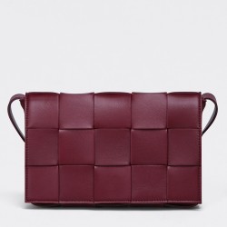 Bottega Veneta Cassett Bag In Bordeaux Intrecciato Lambskin TDBS2082