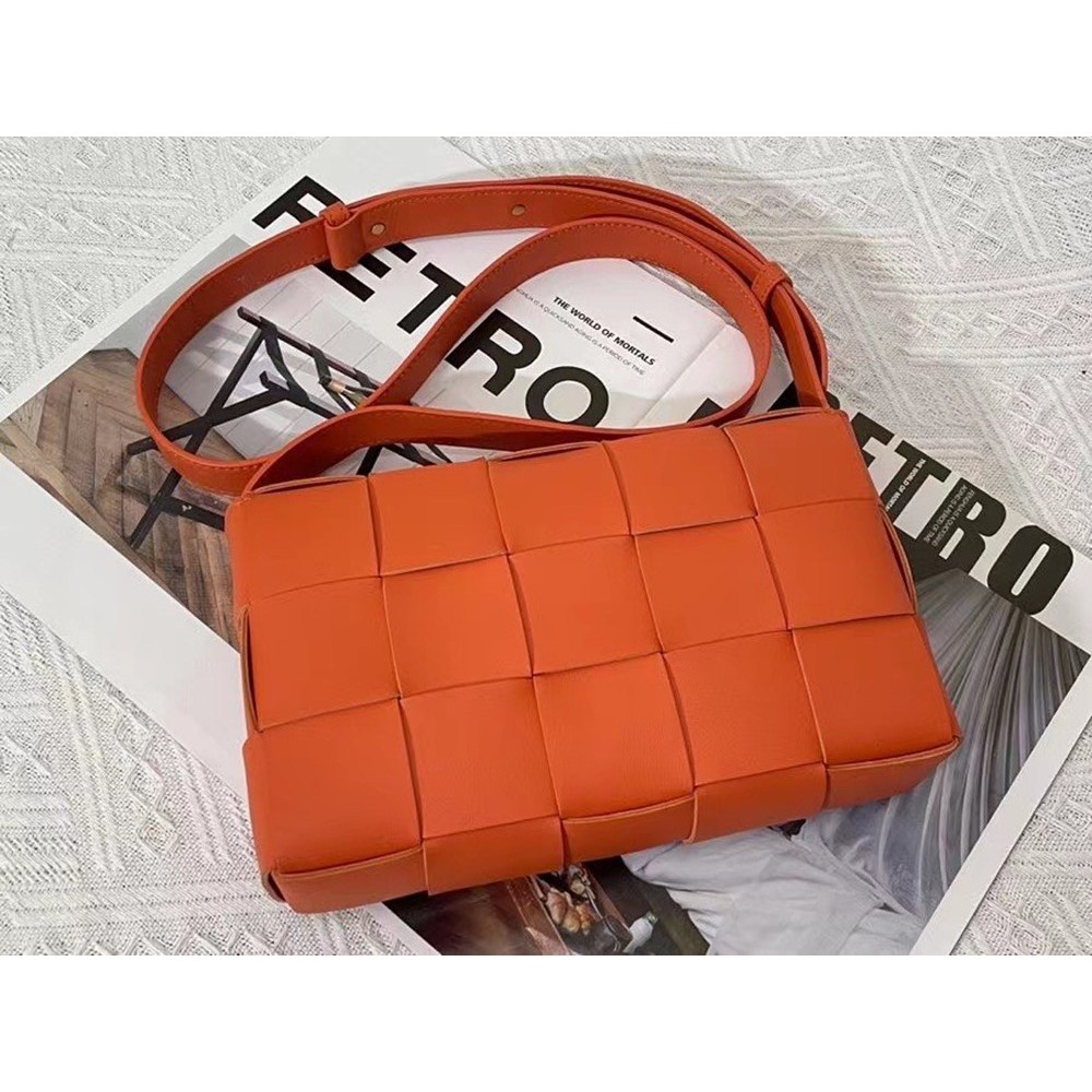 Bottega Veneta Cassett Bag In Orange Intrecciato Lambskin TDBS2093