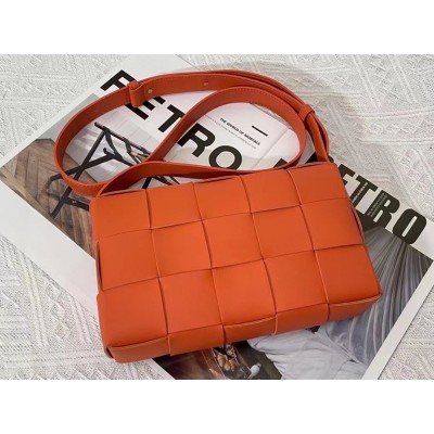 Bottega Veneta Cassett Bag In Orange Intrecciato Lambskin TDBS2093