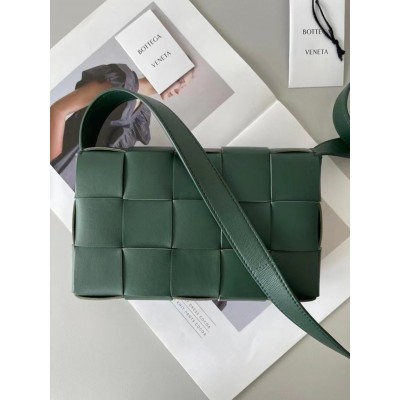 Bottega Veneta Cassett Bag In Raintree Intrecciato Lambskin TDBS2095