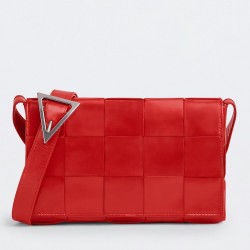 Bottega Veneta Cassett Bag In Red Wrinkled Calfskin TDBS2096