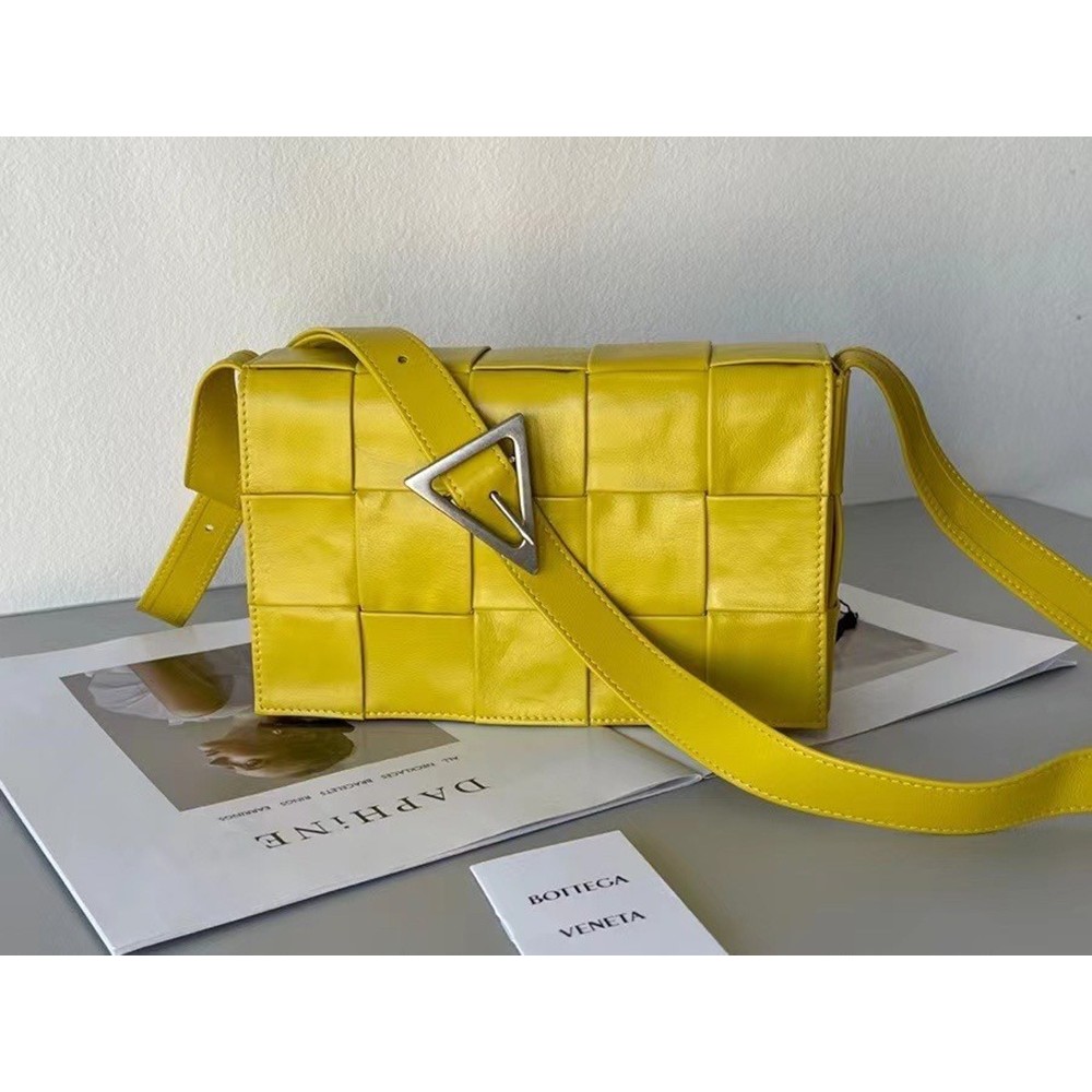 Bottega Veneta Cassett Bag In Yellow Wrinkled Calfskin TDBS2101