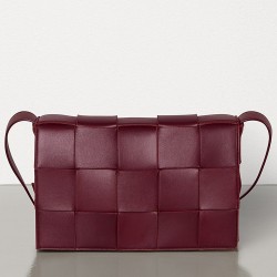 Bottega Veneta Cassette Bag In Bordeaux Lambskin TDBS2105