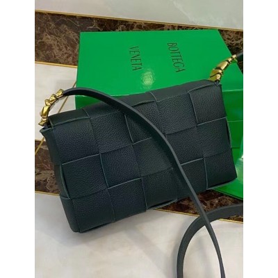 Bottega Veneta Cassette Bag In Green Grained Leather TDBS2109