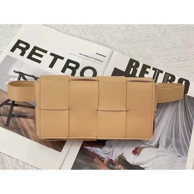 Bottega Veneta Cassette Belt Bag In Beige Intrecciato Leather TDBS2114