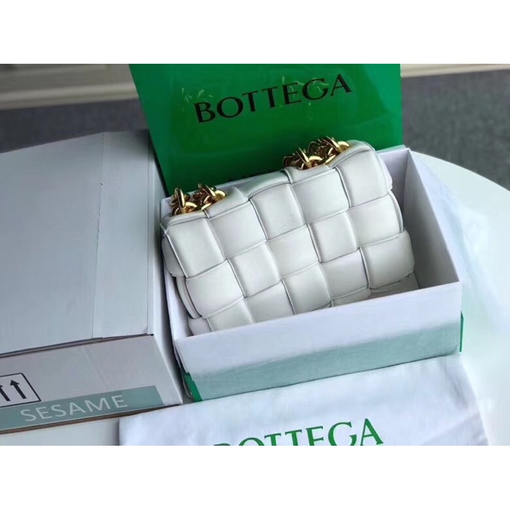 Bottega Veneta Chain Cassette Bag In White Calfskin TDBS2179