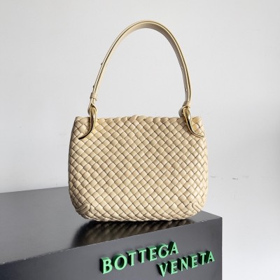 Bottega Veneta Clicker Small Bag in Porridge Intrecciato Lambskin TDBS2160