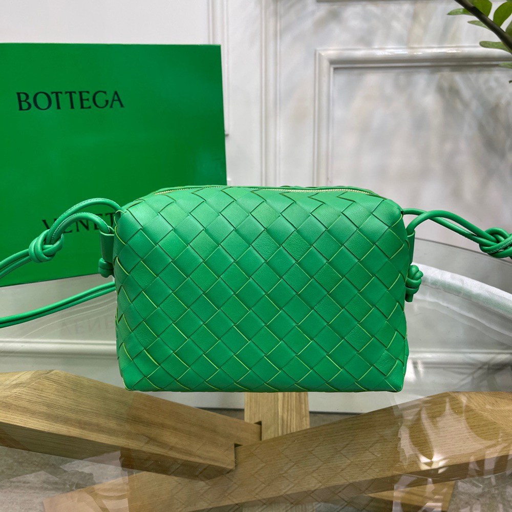 Bottega Veneta Loop Small Bag In Green Intrecciato Lambskin TDBS2268