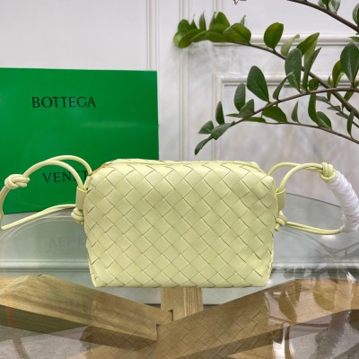 Bottega Veneta Loop Small Bag In Lantern Intrecciato Lambskin TDBS2269