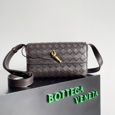 Bottega Veneta Mini Andiamo Cross-Body Bag in Fondant Intrecciato Lambskin TDBS2184