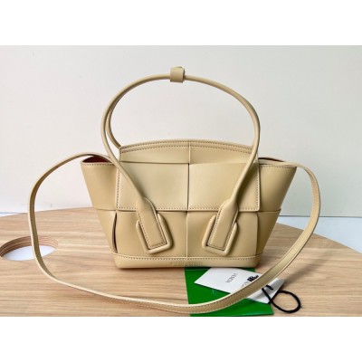 Bottega Veneta Mini Arco Bag In Beige Intrecciato Calfskin TDBS2033