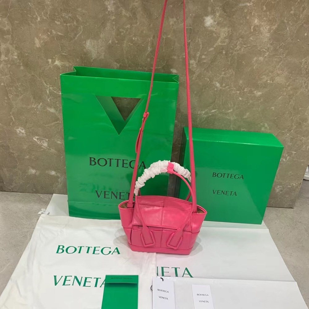 Bottega Veneta Mini Arco Bag In Pink Intrecciato Leather TDBS2036