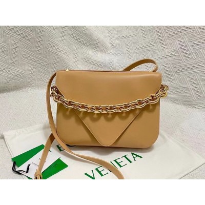 Bottega Veneta Mount Medium Envelope Bag In Almond Calfskin TDBS2280