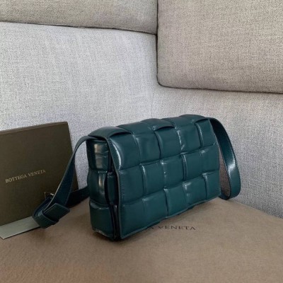 Bottega Veneta Padded Cassette Bag In Green Calfskin TDBS2129