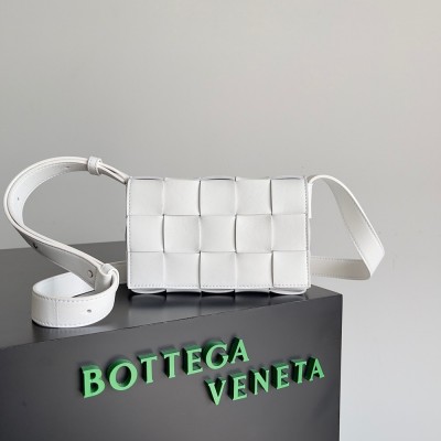 Bottega Veneta Small Cassette Bag In White Intrecciato Lambskin TDBS2153