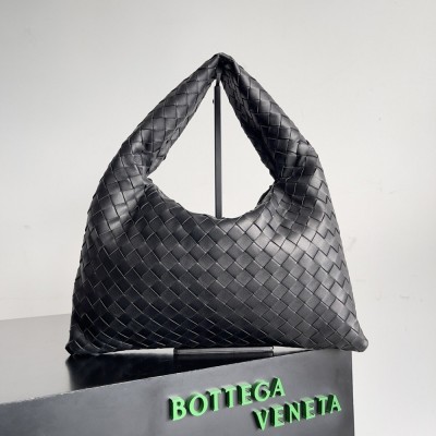 Bottega Veneta Small Hop Bag in Black Intrecciato Calfskin TDBS2205