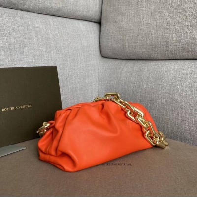 Bottega Veneta The Chain Pouch In Orange Calfskin TDBS2348