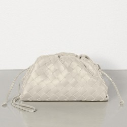 Bottega Veneta The Pouch 20 Clutch In Plaster Intrecciato Lambskin TDBS2354