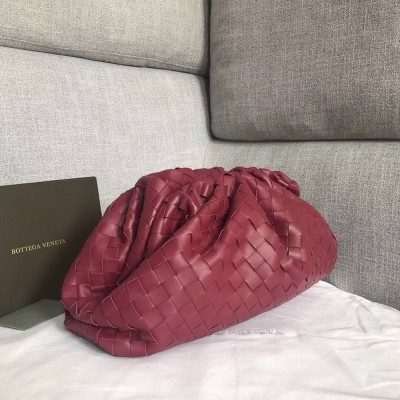 Bottega Veneta The Pouch Clutch In Amaranto Intrecciato Leather TDBS2355