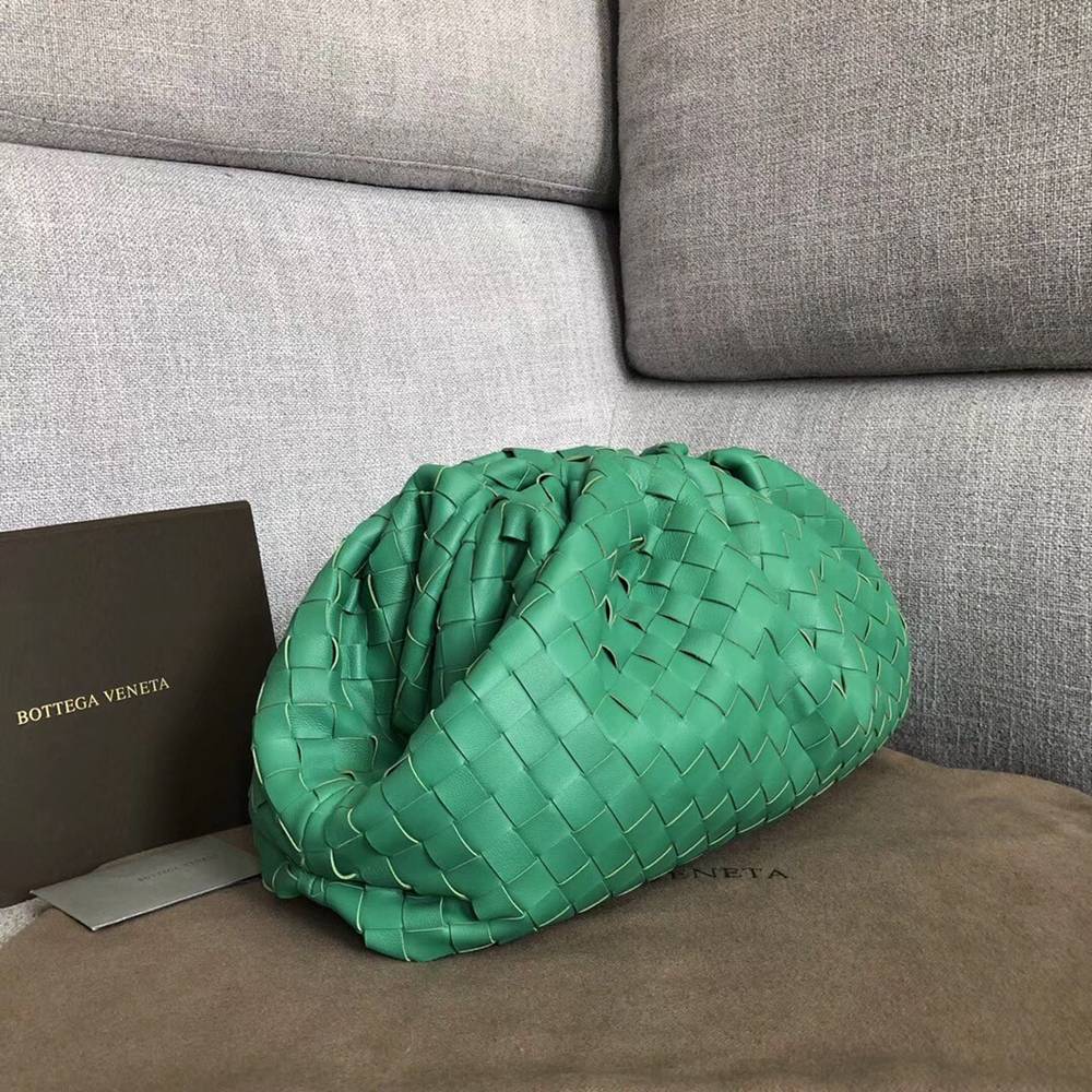 Bottega Veneta The Pouch Clutch In Green Intrecciato Leather TDBS2362