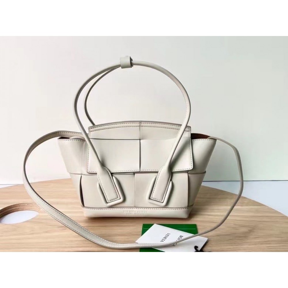 Bottega Veneta Arco Mini Bag In White Intrecciato Calfskin