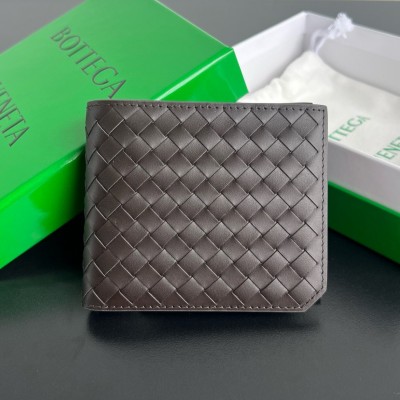 Bottega Veneta Bi-fold Wallet with Coin Purse in Fondant Intrecciato Calfskin