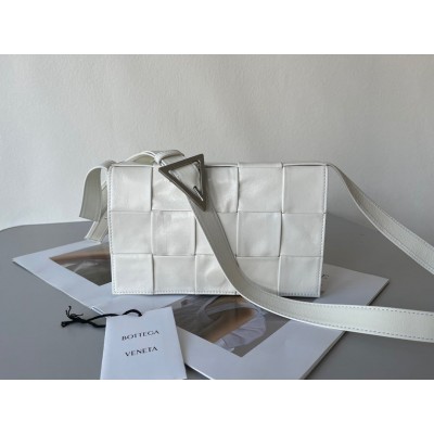 Bottega Veneta Cassette Bag In White Wrinkled Intreccio Calfskin