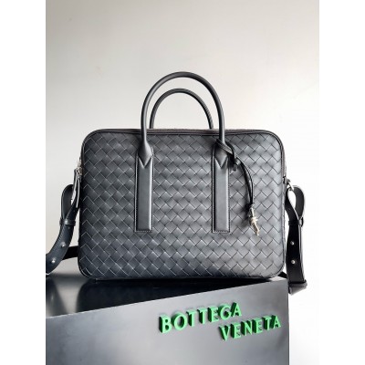 Bottega Veneta Getaway Briefcase in Black Intrecciato Calfskin