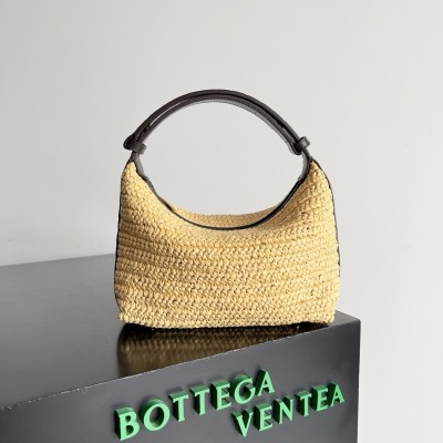 Bottega Veneta Mini Wallace Bag in Natural Raffia