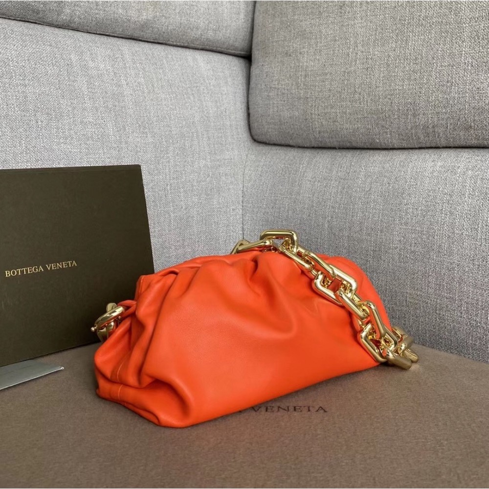 Bottega Veneta The Chain Pouch In Orange Calfskin