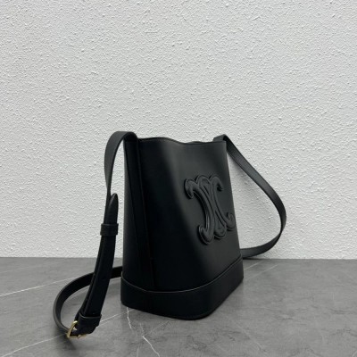 Celine Small Bucket Cuir Triomphe In Black Calfskin TDBS2592