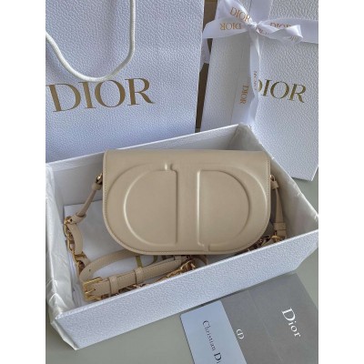 Dior CD Signature Chain Bag in Beige Calfskin TDBS25042