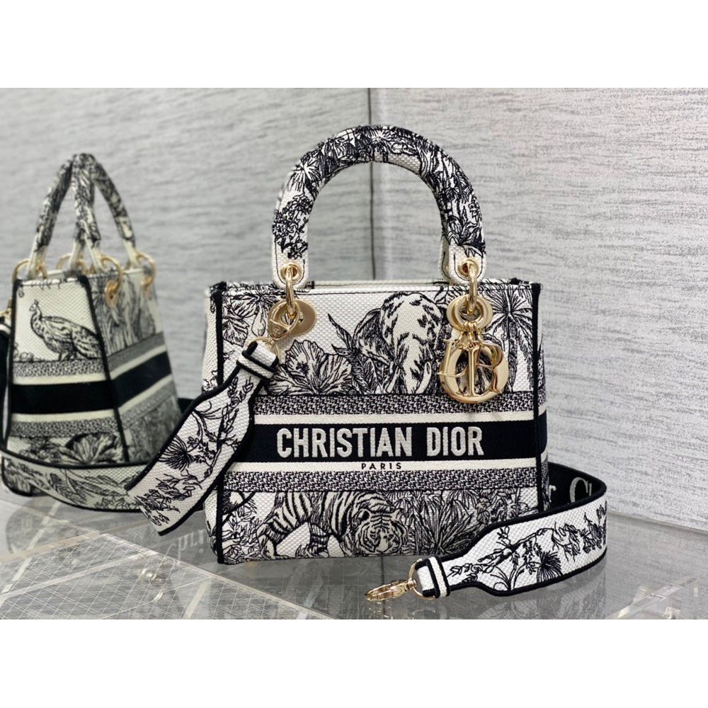 Dior Lady D-Lite Medium Bag In White Toile de Jouy Voyage Embroidery TDBS25121