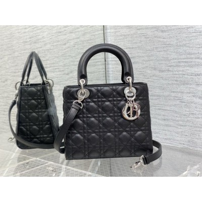 Dior Lady Dior Medium Bag in Black Grained Calfskin TDBS25190