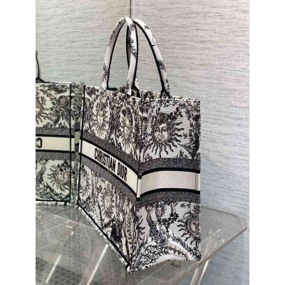 Dior Large Book Tote Bag in White Toile de Jouy Soleil Embroidery TDBS2897