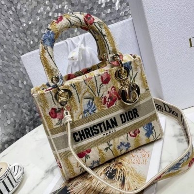 Dior Medium Lady D-Lite Hibiscus Metallic Thread Embroidery Bag  TDBS25169