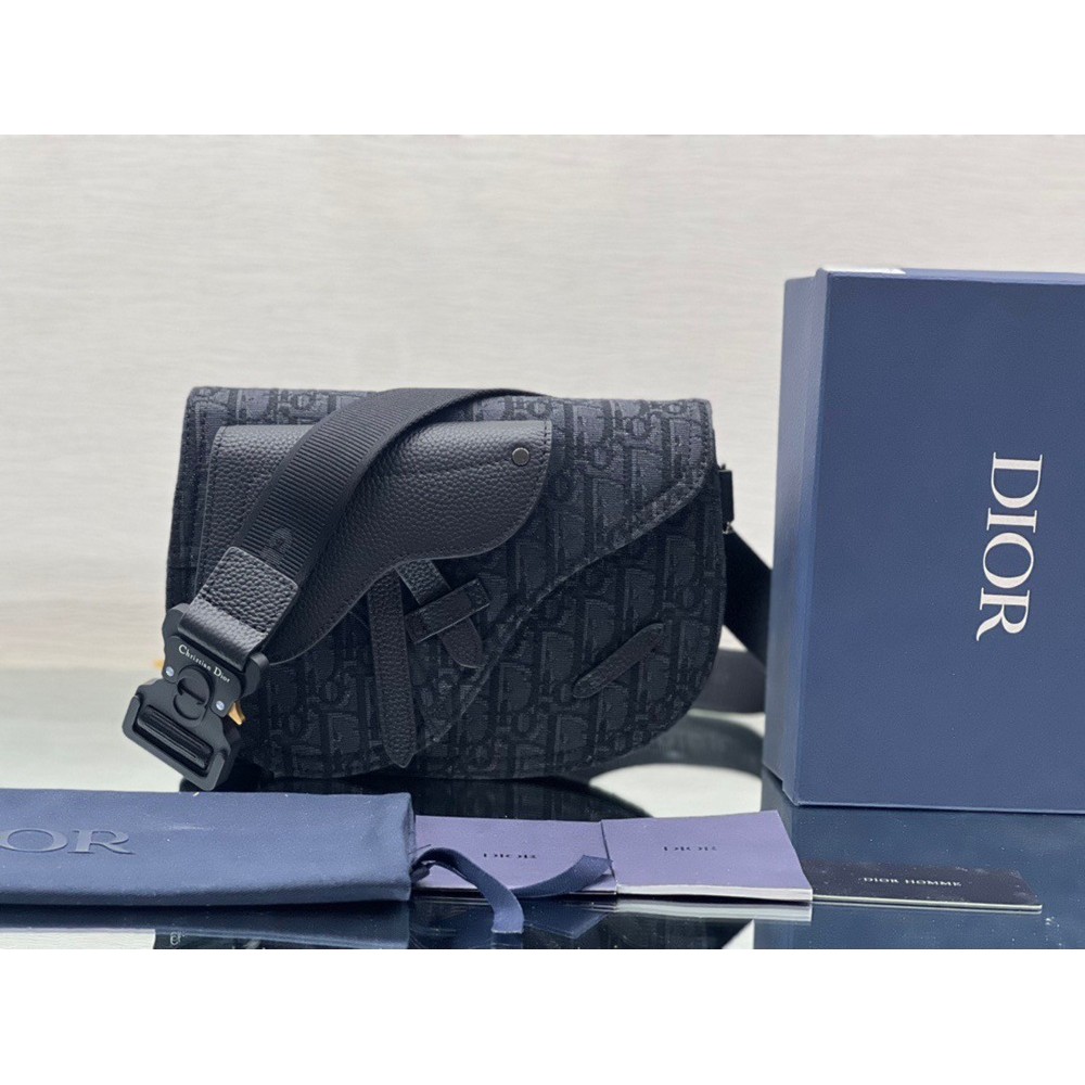 Dior Men's Saddle Pouch in Black Dior Oblique Jacquard TDBS25411