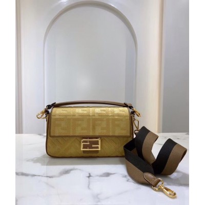 Fendi Baguette Medium Bag In Natural Straw