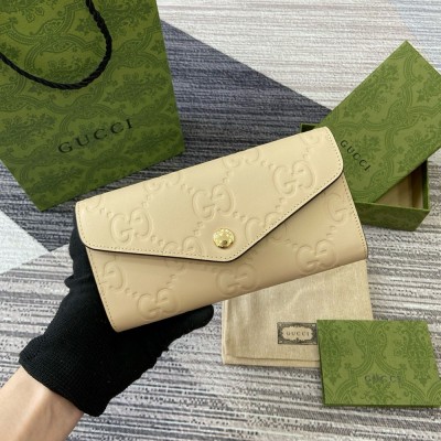 Gucci Continental Wallet in Light Beige GG Leather