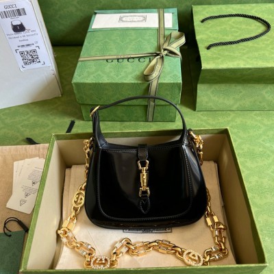 Gucci Jackie 1961 Mini Shoulder Bag in Black Patent Leather