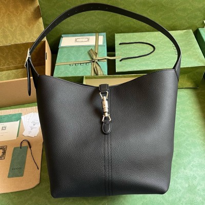 Gucci Jackie 1961 Small Shoulder Bag in Black Grained Leather