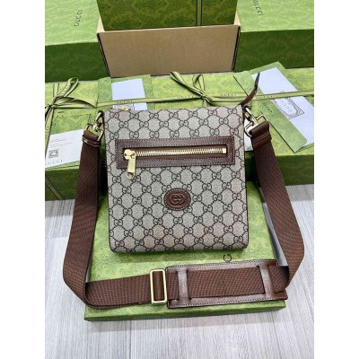 Gucci Messenger Bag in GG Supreme Canvas with Interlocking G